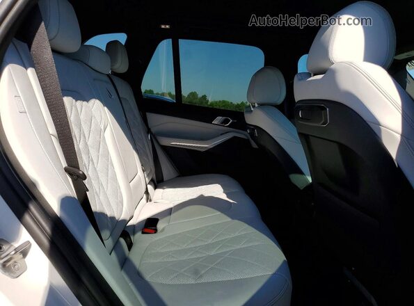5UX23EU05R9S46542 2024 BMW X5 Белый Вид задней части салона