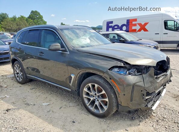 5UX23EU05S9W72060 2025 BMW X5 Зеленый Передняя правая четверть