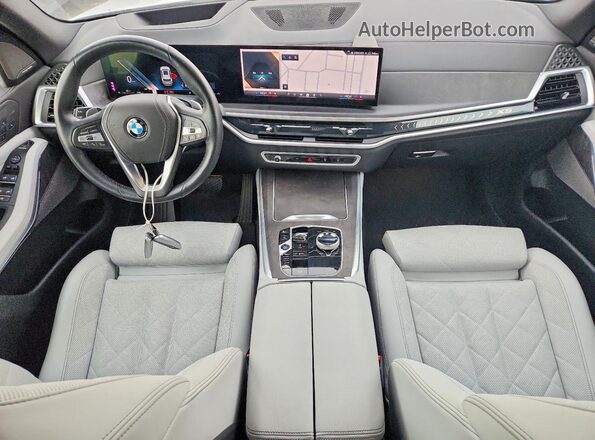 5UX23EU07S9Y99962 2025 BMW X5 White Widok deski rozdzielczej
