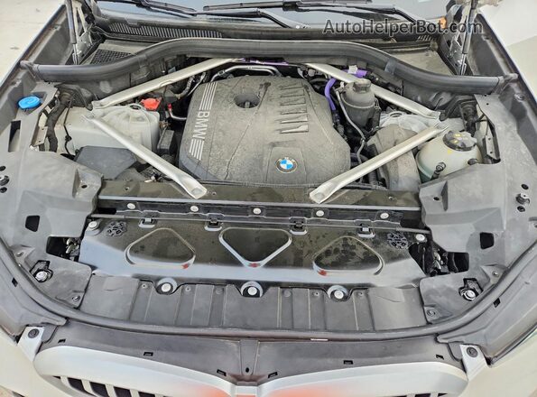5UX23EU07S9Y99962 2025 BMW X5 White Widok komory silnika