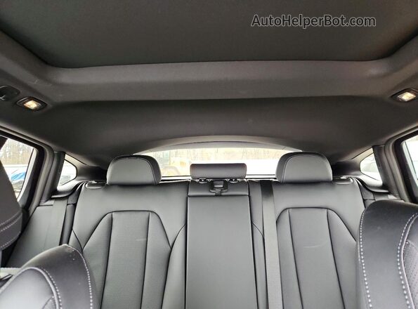 5UX33DT01R9W70929 2024 BMW X4 Белый Вид задних сидений