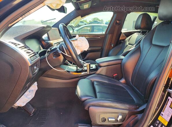 5UX33DT06P9P69470 2023 BMW X4 Black Vista interior delantera