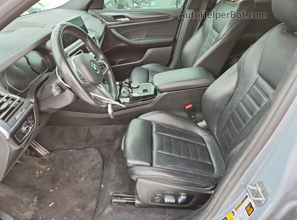 5UX33DT07N9K66947 2022 BMW X4 Gray Widok wnętrza z przodu