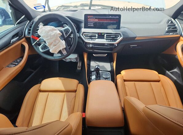 5UX33DT08R9T51673 2024 BMW X4 Серый Вид панели приборов