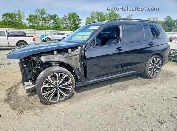 5UX33EM02P9R10717 2023 BMW X7 Black Առջևի ձախ երեք քառորդ տեսարան