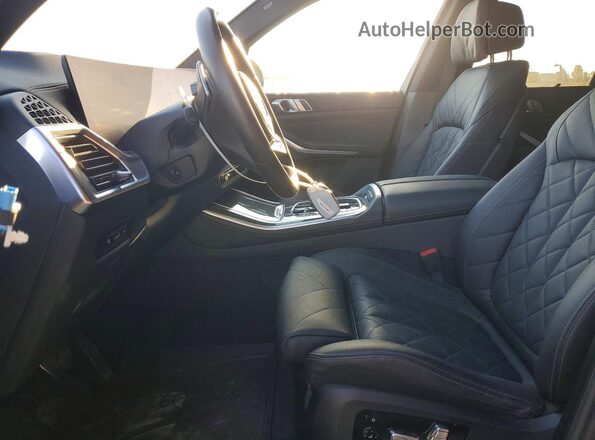 5UX33EU03S9X07151 2025 BMW X5 Черный Вид салона спереди