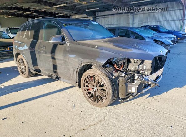 5UX33EU03S9X07151 2025 BMW X5 Черный Передняя правая четверть