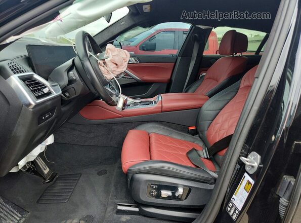 5UX33EX03S9W72705 2025 BMW X6 Black Widok wnętrza z przodu