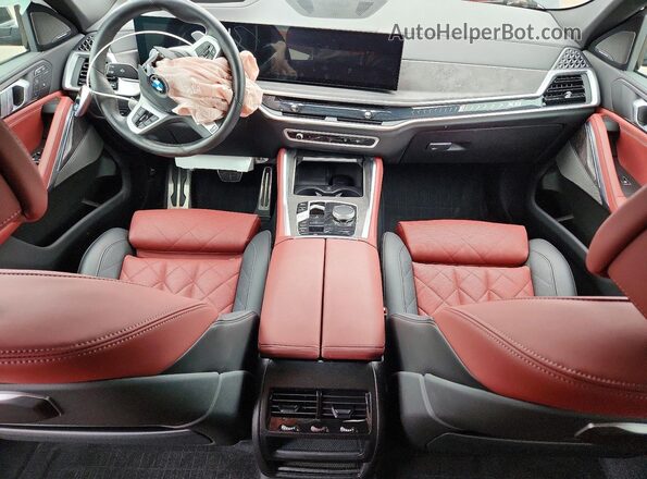 5UX33EX06R9U88563 2024 BMW X6 Черный Вид панели приборов