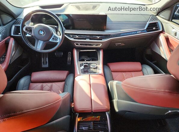 5UX33EX09R9S37570 2024 BMW X6 White წინა პანელის ხედი
