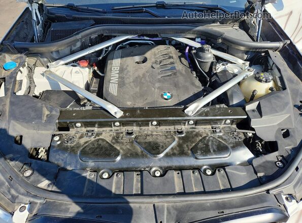 5UX33EX09R9S37570 2024 BMW X6 White ძრავის განყოფილების ხედი