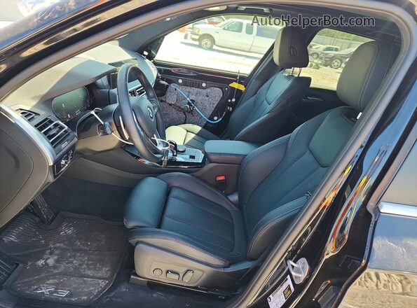 5UX43DP05R9W75050 2024 BMW X3 Black Vista interior delantera