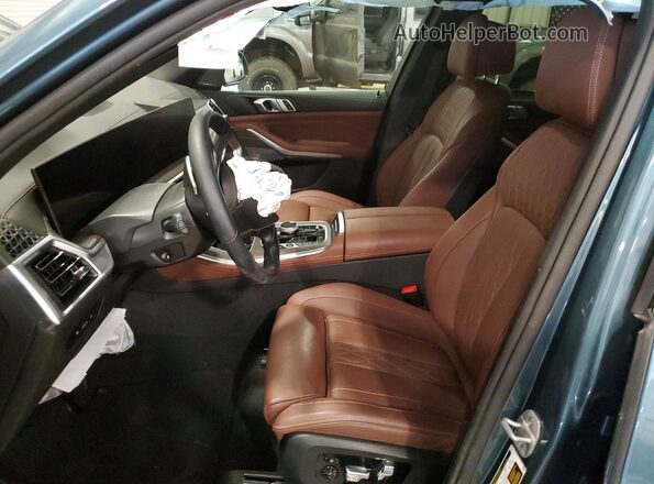 5UX43EU09S9Y77874 2025 BMW X5 Синий Вид салона спереди
