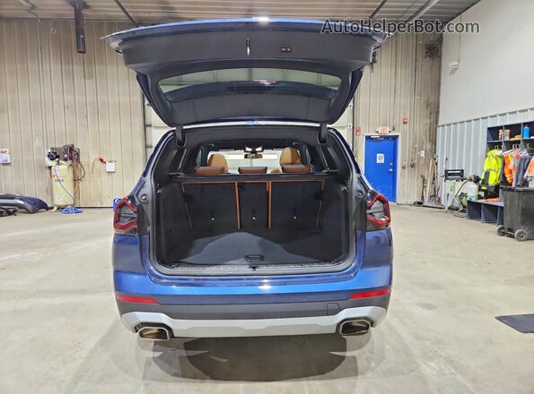5UX53DP01R9W27369 2024 BMW X3 Синий Вид сзади
