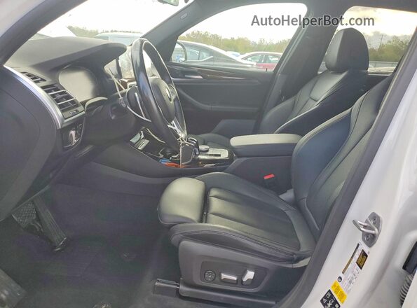 5UX53DP04N9J20928 2022 BMW X3 Белый Вид салона спереди