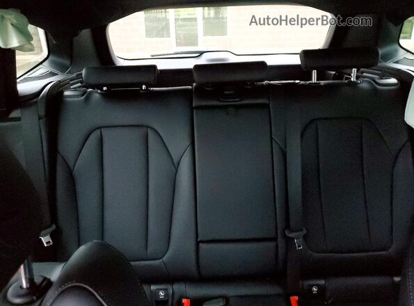 5UX53DP05P9N66962 2023 BMW X3 White Вид задніх сидінь