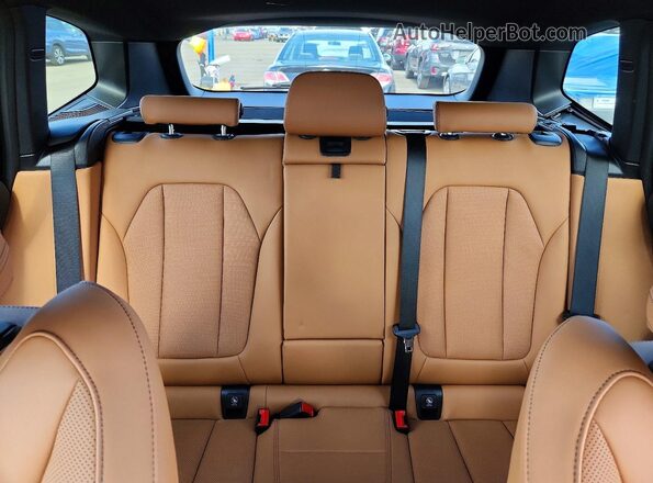 5UX53DP05R9U29460 2024 BMW X3 Черный Вид задних сидений