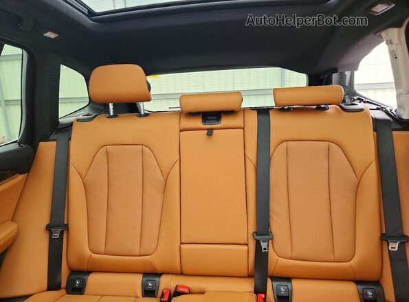 5UX53DP07P9S11016 2023 BMW X3 White Widok tylnych siedzeń