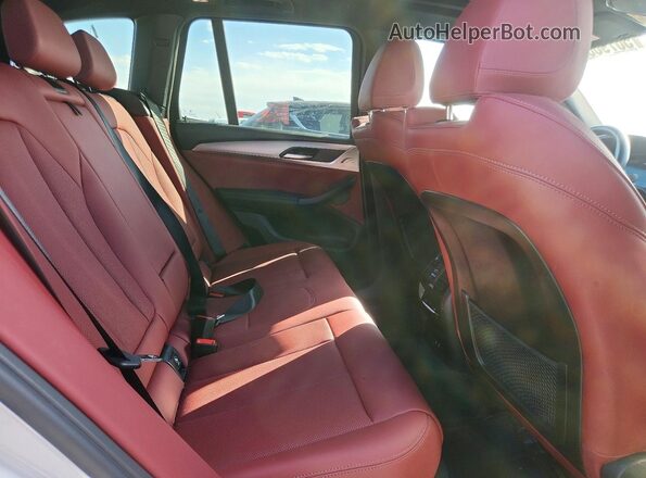 5UX53DP09R9W36790 2024 BMW X3 Белый Вид задней части салона