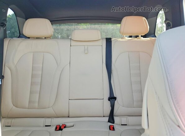 5UXCR4C07N9J39596 2022 BMW X5 Black Հետևի նստատեղերի տեսք