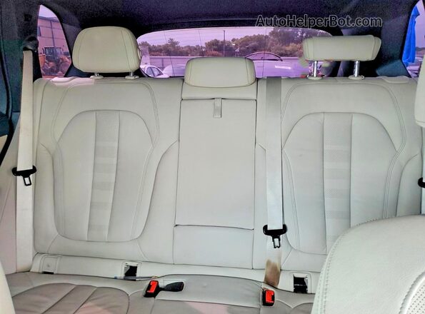 5UXCR4C08L9C64283 2020 BMW X5 Синий Вид задних сидений