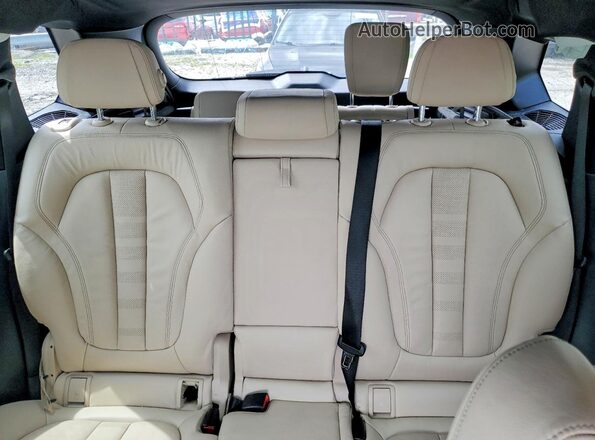 5UXCR6C04M9F69180 2021 BMW X5 Белый Вид задних сидений