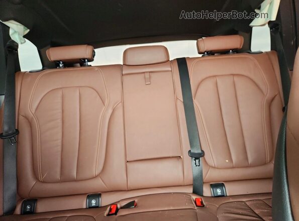 5UXCR6C07L9B15911 2020 BMW X5 Blue Widok tylnych siedzeń