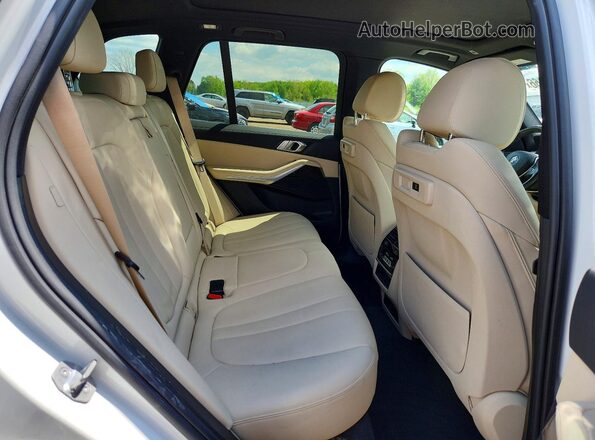 5UXCR6C0XLLL65837 2020 BMW X5 Белый Вид задней части салона
