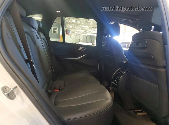 5UXCR6C53KLL08261 2019 BMW X5 Белый Вид задней части салона