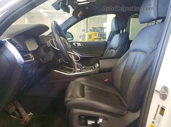 5UXCR6C53KLL08261 2019 BMW X5 Белый Вид салона спереди
