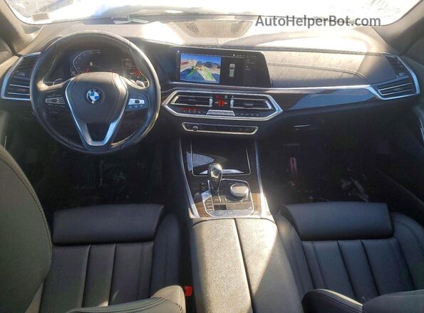 5UXCR6C55KLL12697 2019 BMW X5 Белый Вид панели приборов