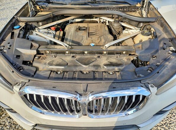5UXCR6C57KLL08683 2019 BMW X5 Белый Вид задней части салона