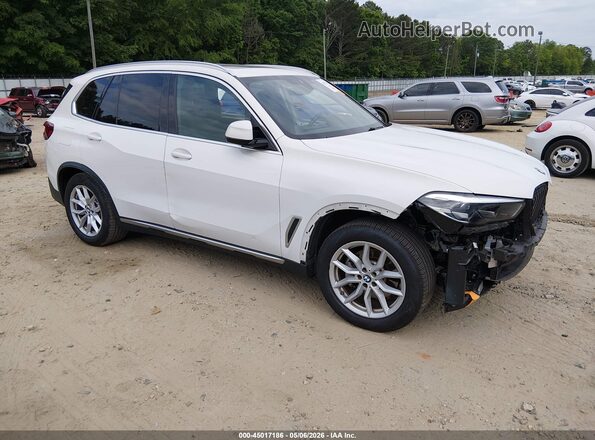 5UXCR6C5XKLL62334 2019 BMW X5 Белый Передняя правая четверть