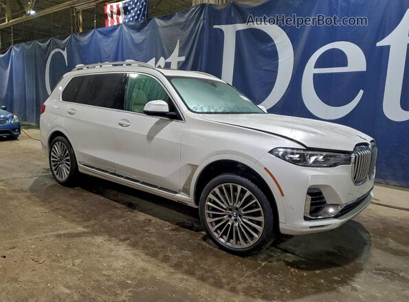 5UXCW2C01N9K38170 2022 BMW X7 White Front right