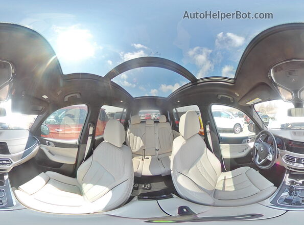 5UXCW2C01N9K38170 2022 BMW X7 White 360 interior view