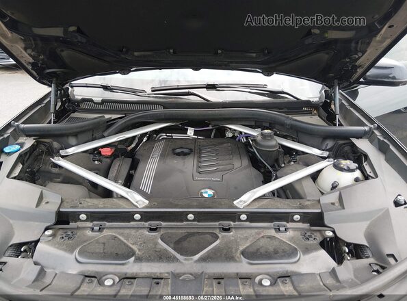 5UXCW2C02M9E41103 2021 BMW X7 Black Widok z tyłu