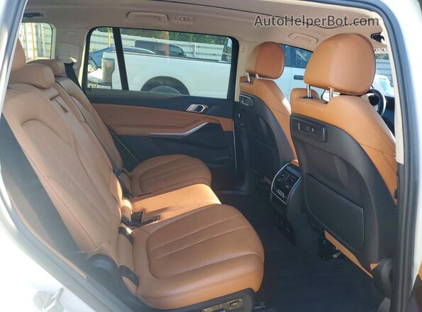 5UXCW2C02M9H35987 2021 BMW X7 Белый Вид задней части салона