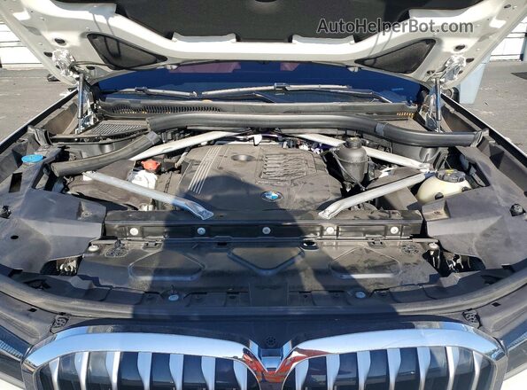 5UXCW2C02M9H35987 2021 BMW X7 Белый Вид подкапотного пространства