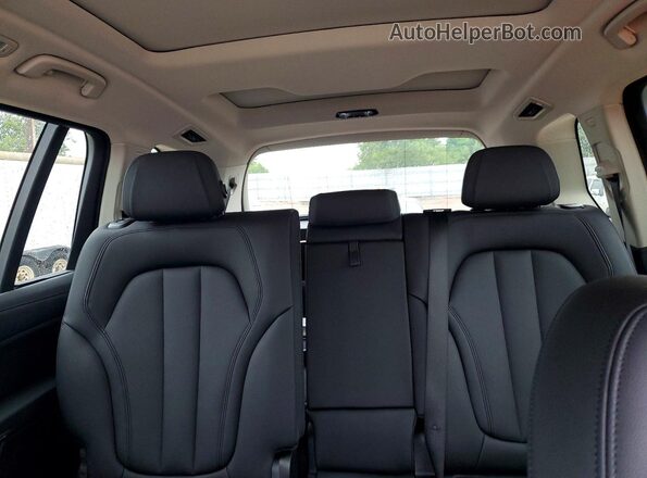 5UXCW2C02N9J84393 2022 BMW X7 Белый Вид задних сидений