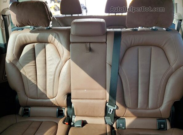 5UXCW2C06L9B40901 2020 BMW X7 Charcoal Vista de los asientos traseros