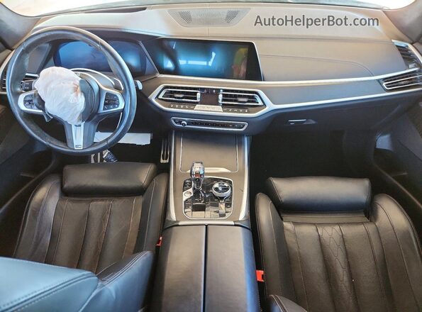 5UXCW2C06N9L28561 2022 BMW X7 Gray Dashboard view