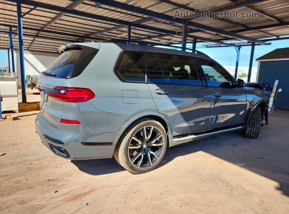 5UXCW2C06N9L28561 2022 BMW X7 Gray Rear right