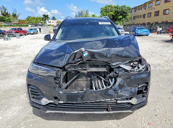 5UXCW2C07M9G50529 2021 BMW X7 Black Front view