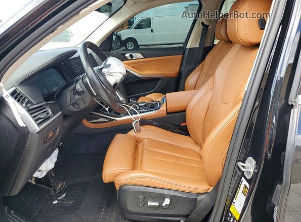 5UXCW2C07M9G50529 2021 BMW X7 Black Front interior view