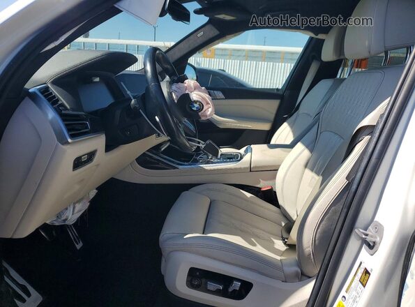 5UXCW2C07N9L11557 2022 BMW X7 White Vista interior delantera