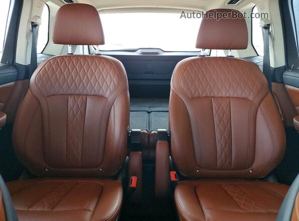 5UXCW2C09L9C68792 2020 BMW X7 White უკანა სავარძლების ხედი