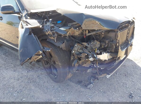 5UXCW2C0XN9J48726 2022 BMW X7 Черный Вид спереди