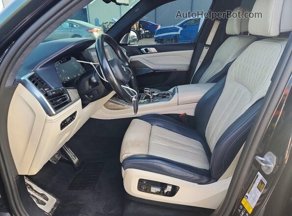 5UXCX4C53KLS37881 2019 BMW X7 Зеленый Вид салона спереди