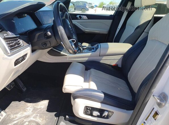 5UXCX4C55KLS37719 2019 BMW X7 White Vista interior delantera