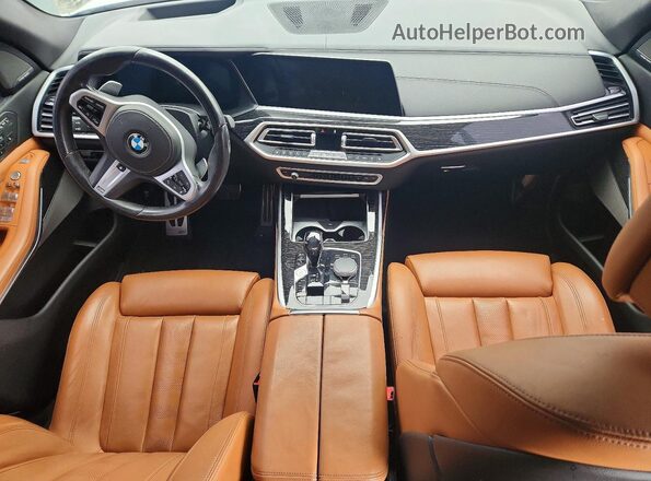 5UXCX6C04M9F01774 2021 BMW X7 White Widok deski rozdzielczej
